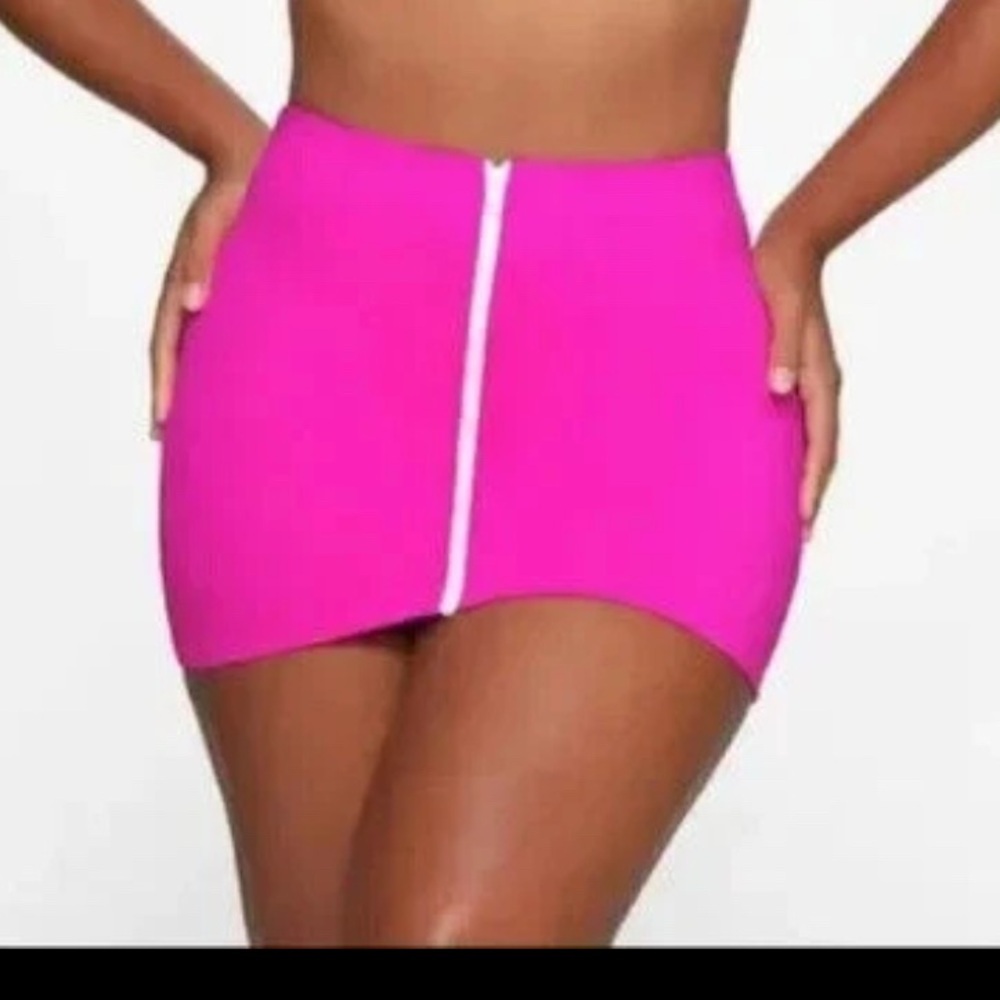 Skims Sporty Zipper Swim Mini Skirt Hibiscus - Size Small